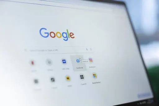 Imagem de capa do artigo: Como integrar campanhas de Google Ads e Meta Ads para maximizar o ROI em publicidade digital?