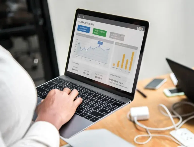 Google Ads vs. Riscos Legais: Como Navegar em 2025 sem Perder Dinheiro Imagem de capa: Google Ads vs. Riscos Legais: Como Navegar em 2025 sem Perder Dinheiro