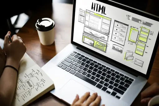 Imagem de capa: Desenvolvimento de site