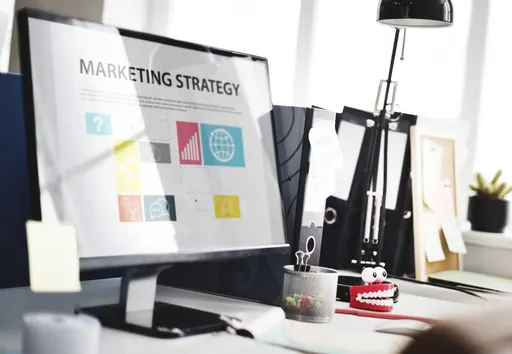 Imagem de capa do artigo: Estratégias de Marketing Digital para Pequenas Empresas em 2026 Imagem de capa do artigo: Estratégias de Marketing Digital para Pequenas Empresas em 2026